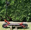 Alter Scooter Rot.webp