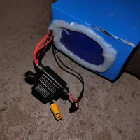 Akku beschädigt wegen fehlendem Prallschutz.jpg