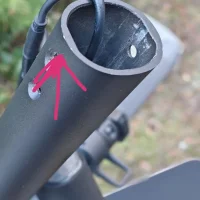 Beschädigung Lenkstange vorne.webp