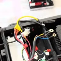 Ninebot_G2-Controller_Stecker_2-2.webp